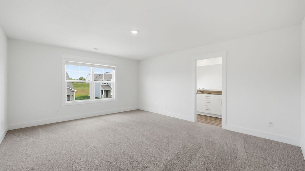 Spacious, unfurnished interior of a new home in Fieldcrest Acres, Blountville (Image 22).