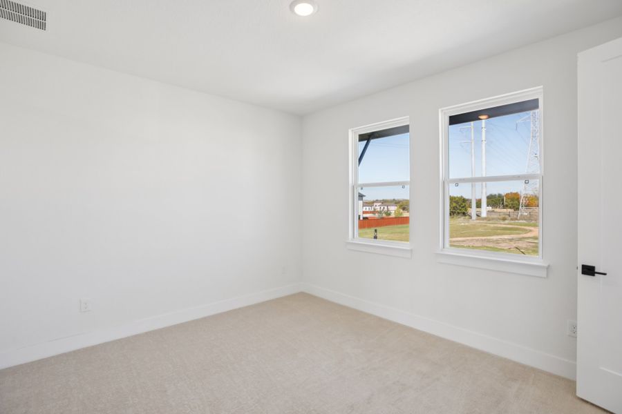 Spacious, unfurnished interior of a new home in Foxfield, Austin (Image 37).
