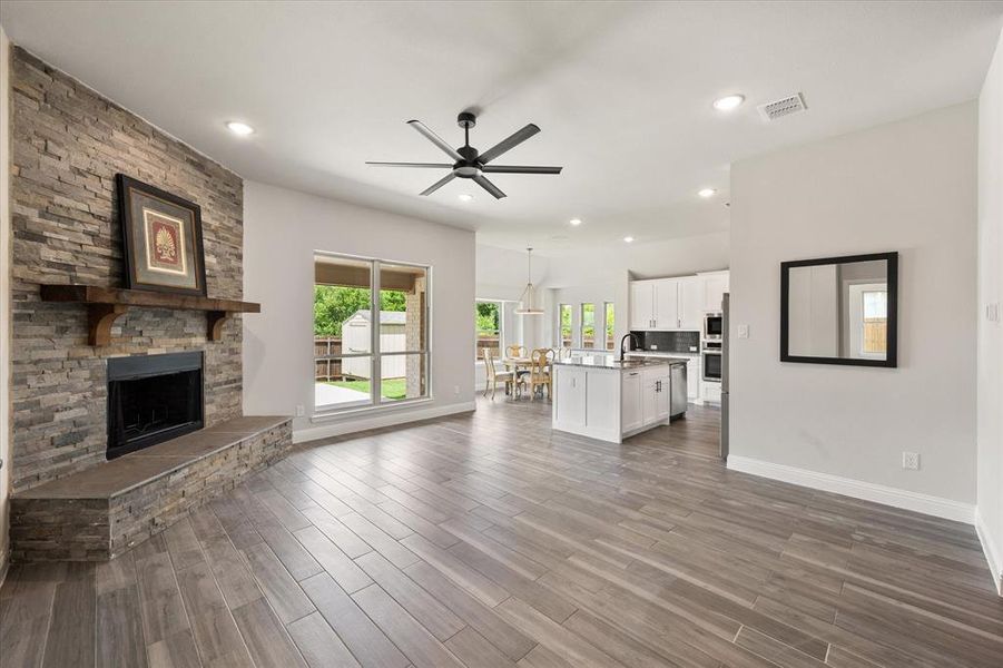 Spacious, unfurnished interior of a new home in Wind Ridge, Midlothian (Image 32). Spacious, unfurnished interior of a new home in Wind Ridge, Midlothian (Image 32).