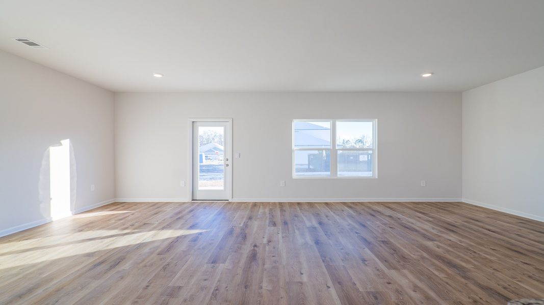 Spacious, unfurnished interior of a new home in Olson Ridge, Tallahassee (Image 7).