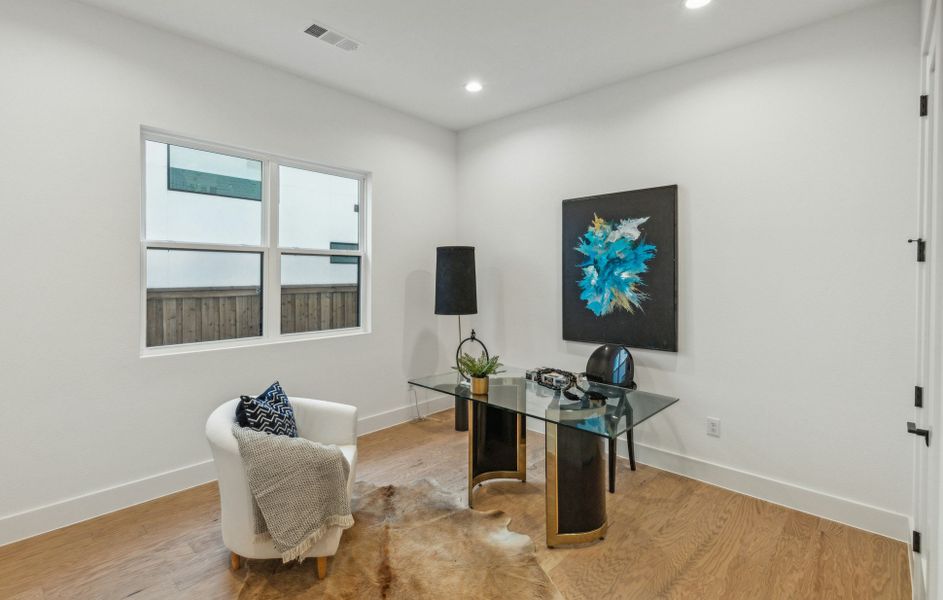 Furnished interior view inside a new home in , Dallas (Image 38).