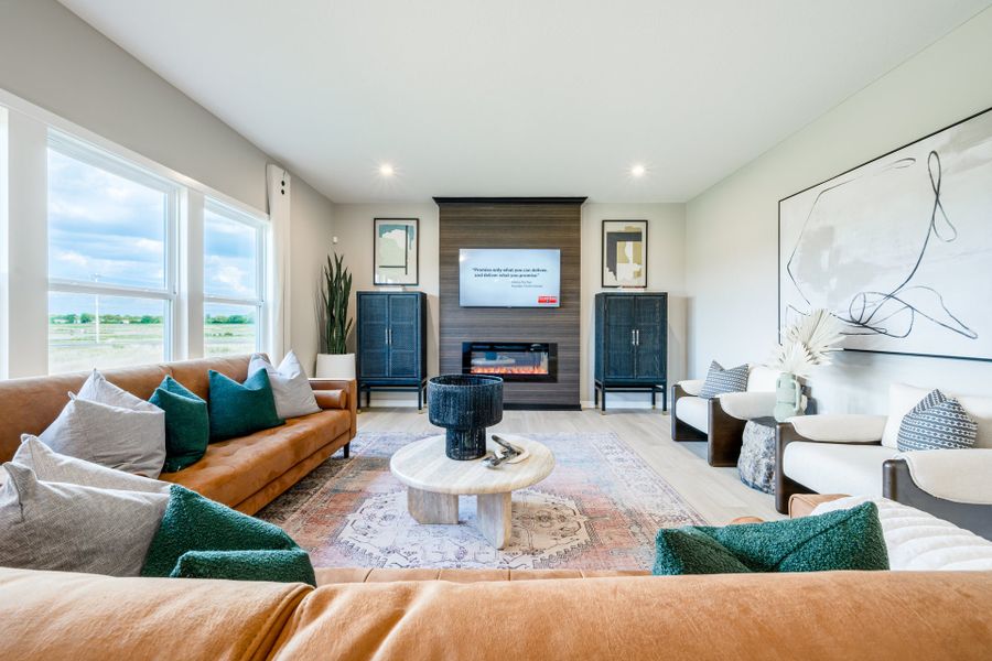 Representative furnished interior of a home built from the Yosemite by Fischer Homes in Twin Lakes, Hoschton (Image 12).