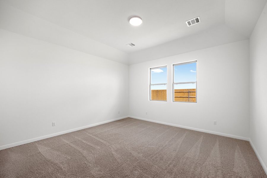 Spacious, unfurnished interior of a new home in Trinity Ranch, Elgin (Image 28).
