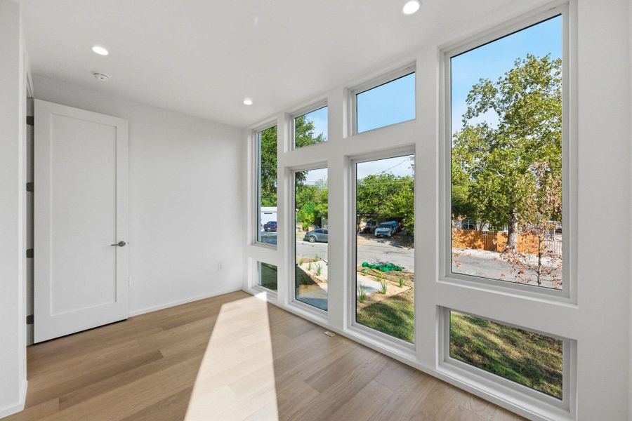Spacious, unfurnished interior of a new home in , Austin (Image 22).