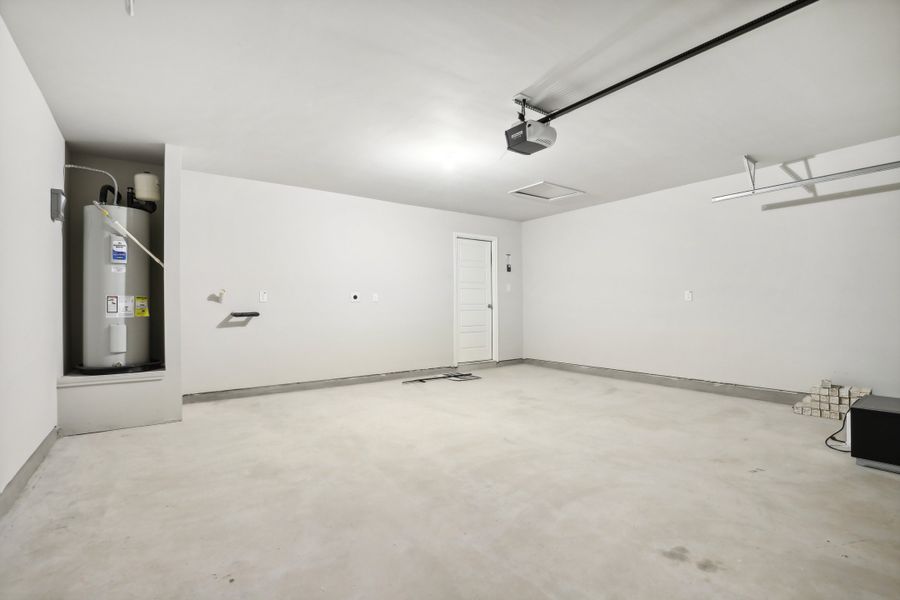 Garage in the Oleander floorplan at a Meritage Homes community. Garage in the Oleander floorplan at a Meritage Homes community.