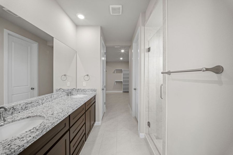 Furnished interior view inside a new home in Monte Cielo, Weslaco (Image 7).