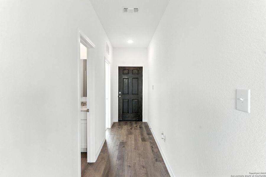 Spacious, unfurnished interior of a new home in Corley Farms, Boerne (Image 16). Spacious, unfurnished interior of a new home in Corley Farms, Boerne (Image 16).