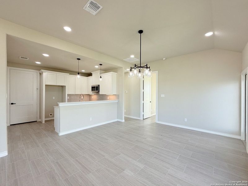 Spacious, unfurnished interior of a new home in , La Vernia (Image 32). Spacious, unfurnished interior of a new home in , La Vernia (Image 32).