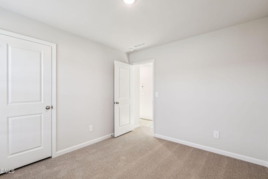 21-web-or-mls-Raleigh - Oak Manor -816