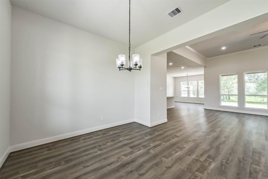 Spacious, unfurnished interior of a new home in , Baytown (Image 41).