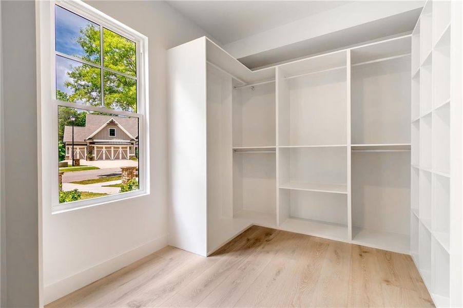 Spacious, unfurnished interior of a new home in , Gainesville (Image 26).