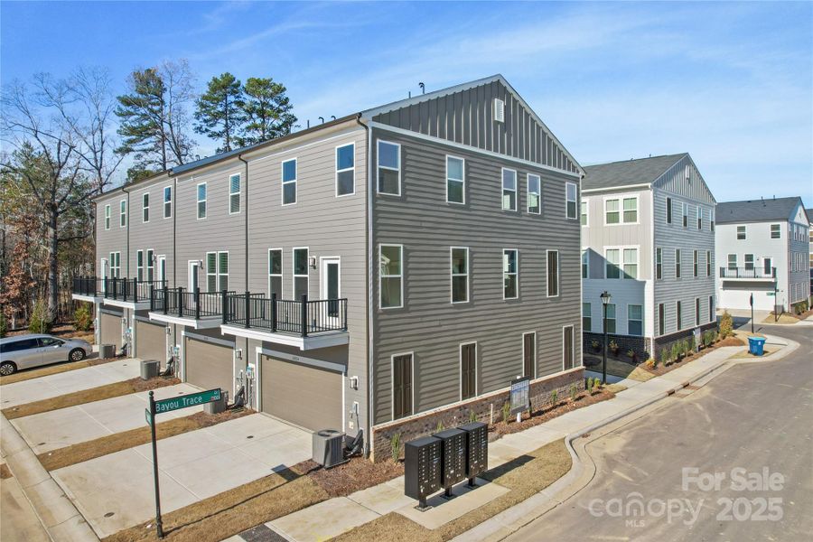 Condo located in Charlotte, NC showcasing its design and architecture (Image 10).