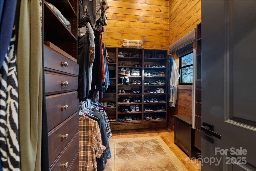 Image 40 of a home in .