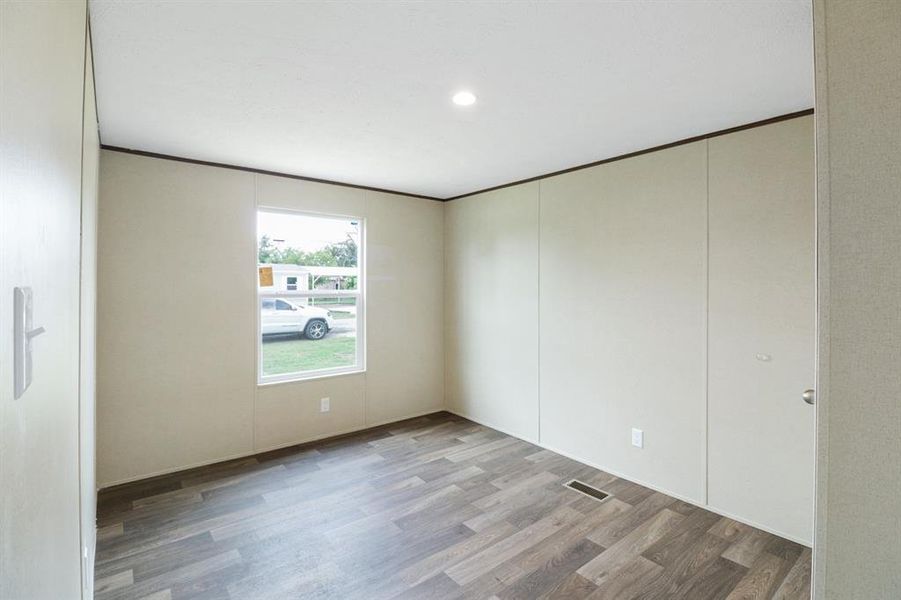 Spacious, unfurnished interior of a new home in , Coleman (Image 7).