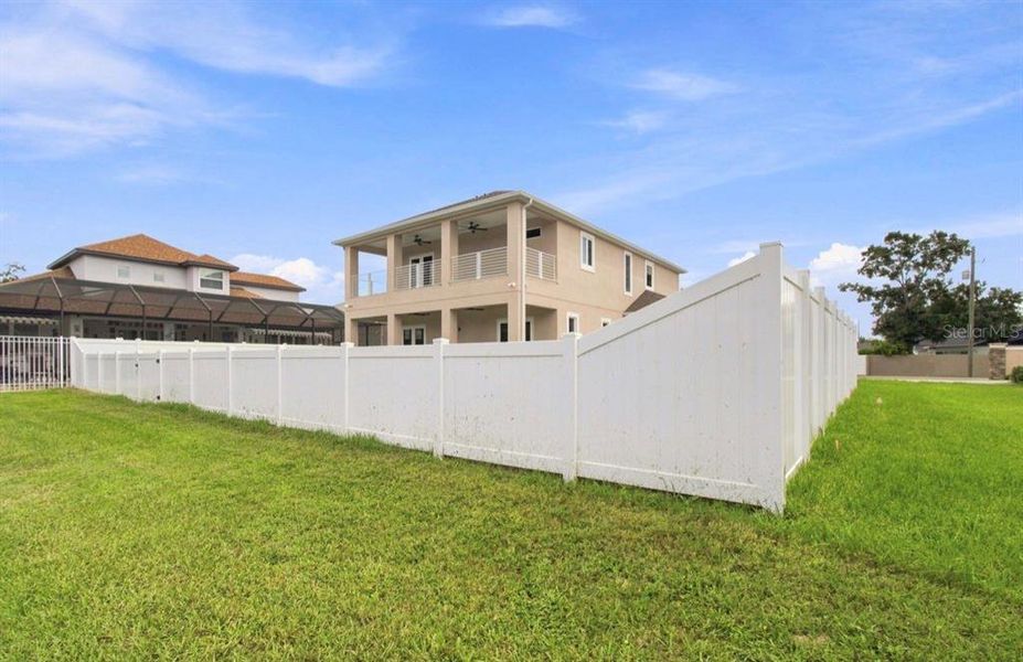 Exterior details and patio area of a home in , Tampa (Image 43).