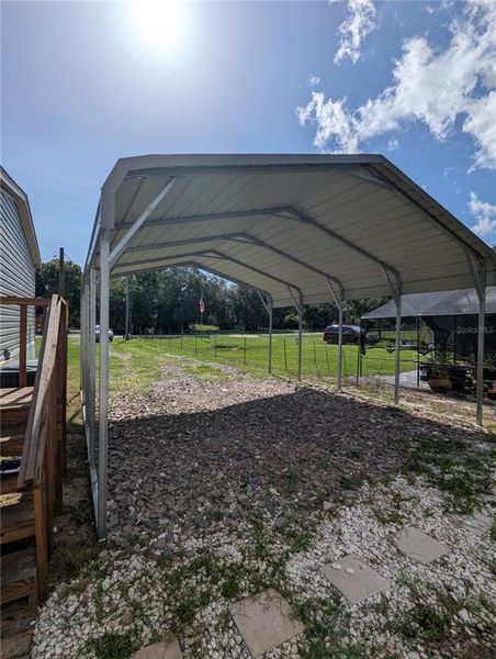 Exterior details and patio area of a home in , Lake Wales (Image 16).