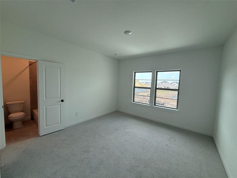 Spacious, unfurnished interior of a new home in Austin Point, Richmond (Image 5).