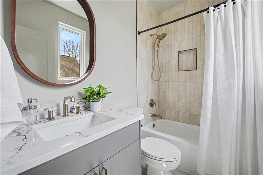 Furnished interior view inside a new home in , Atlanta (Image 11).