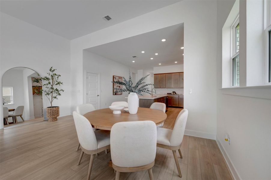 Dining (Staged)