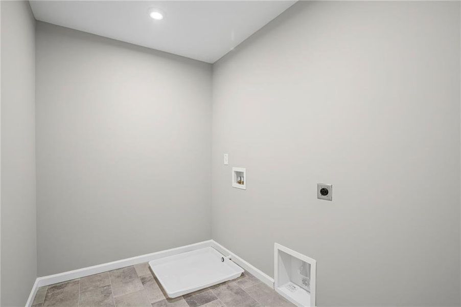 Spacious, unfurnished interior of a new home in Sage Woods, Dallas (Image 26).