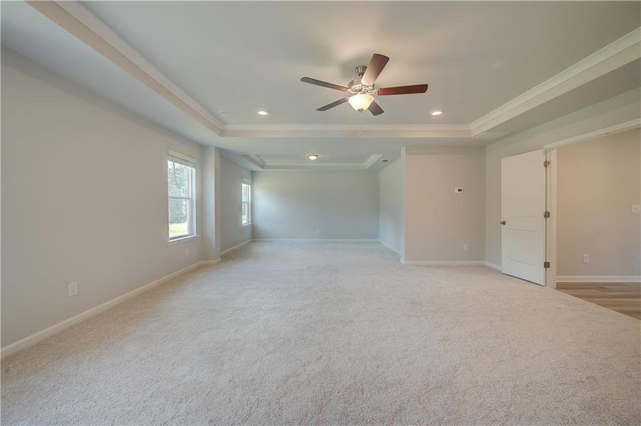Spacious, unfurnished interior of a new home in Northcroft, Loganville (Image 11).