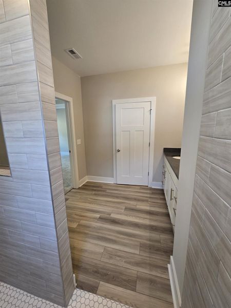 Image 46 of a home in Collins Cove. Image 46 of a home in Collins Cove.