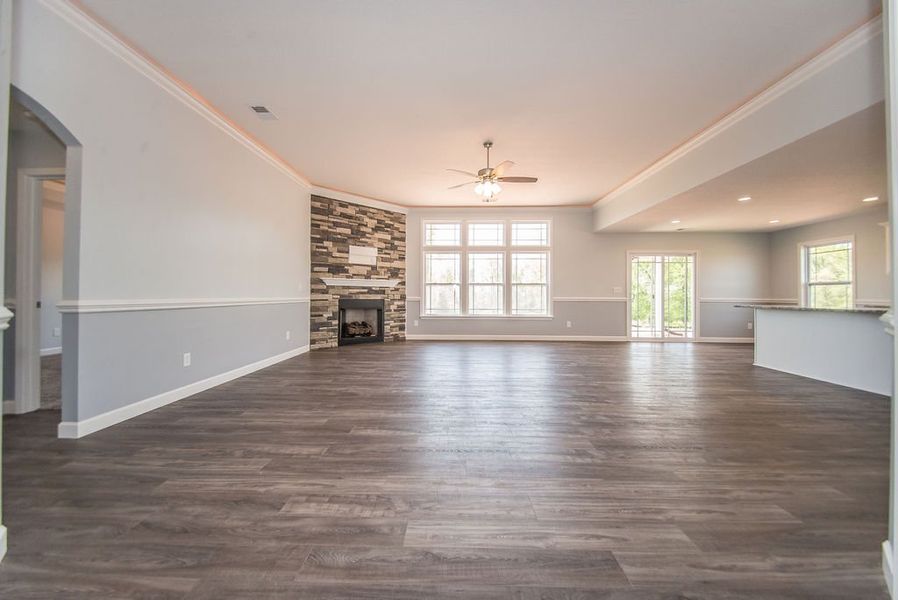 Representative unfurnished interior of a home built from the Franklin by Enchanted Homes in Guadalupe Heights, Seguin (Image 21).