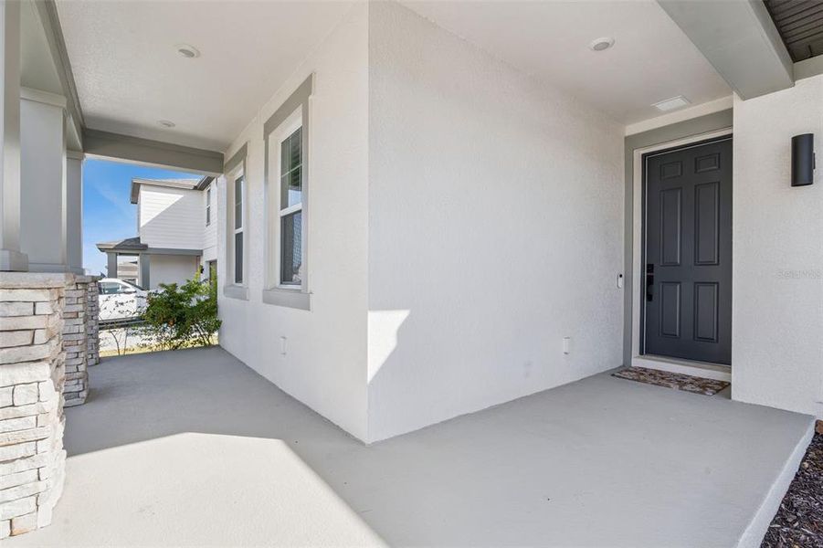 Exterior details and patio area of a home in , Minneola (Image 33).