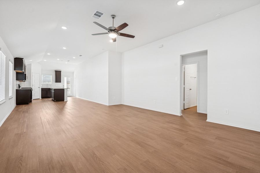 Spacious, unfurnished interior of a new home in Pinewood at Grand Texas, New Caney (Image 18). Spacious, unfurnished interior of a new home in Pinewood at Grand Texas, New Caney (Image 18).