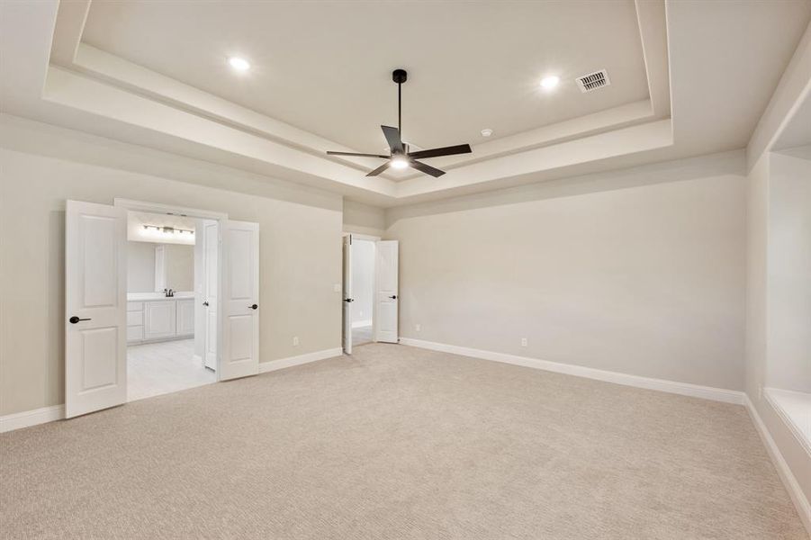 Spacious, unfurnished interior of a new home in Triple Diamond Ranch, Mansfield (Image 16). Spacious, unfurnished interior of a new home in Triple Diamond Ranch, Mansfield (Image 16).