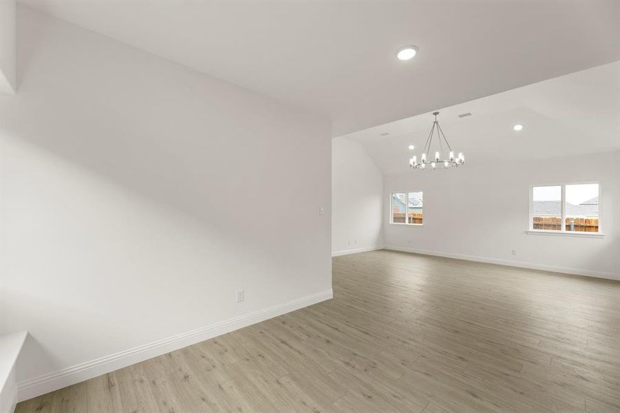 08. 1704 Meadow Crest - Dining (2)