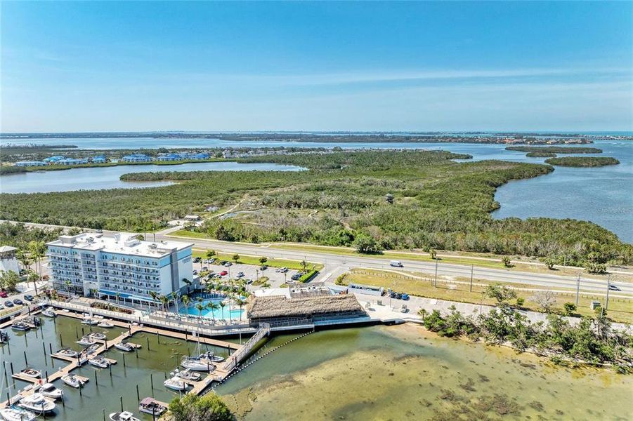 Condo located in Bradenton, FL showcasing its design and architecture (Image 5). Condo located in Bradenton, FL showcasing its design and architecture (Image 5).