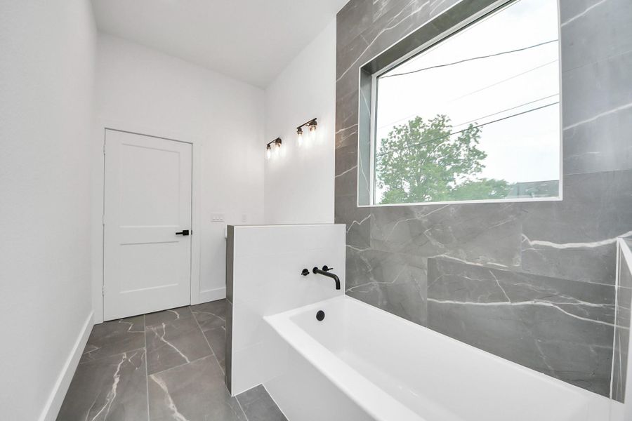 Image 34 of a home in .