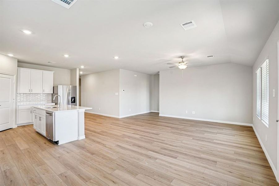 Photo is not of the actual home, but is an inspirational photo of builder’s model home and may depict options, furnishings, and/or decorator features that are not included. Photo is not of the actual home, but is an inspirational photo of builder’s model home and may depict options, furnishings, and/or decorator features that are not included.