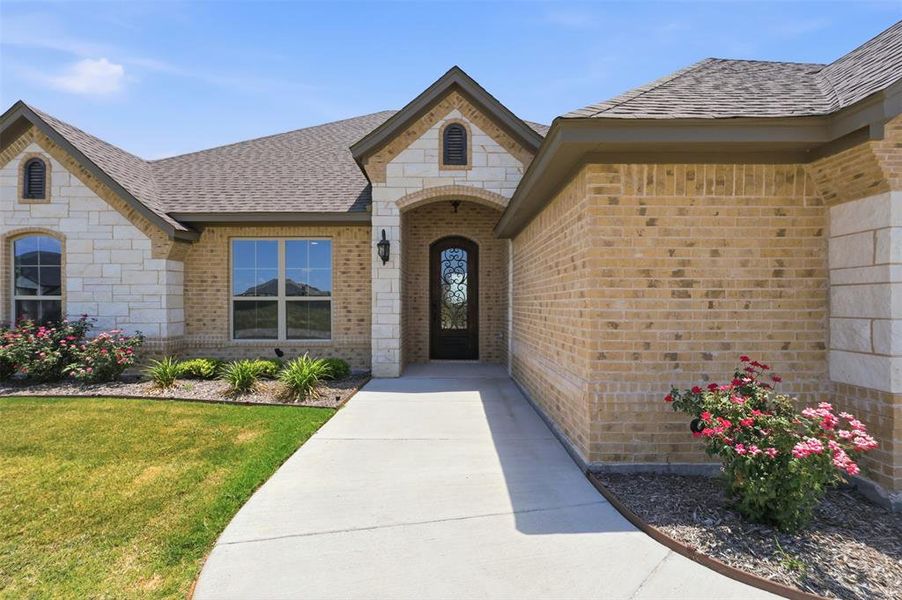 Exterior details and patio area of a home in , Godley (Image 3).