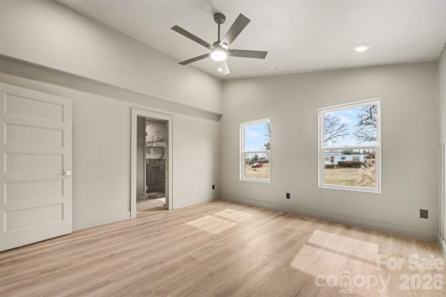 Spacious, unfurnished interior of a new home in , Concord (Image 20).