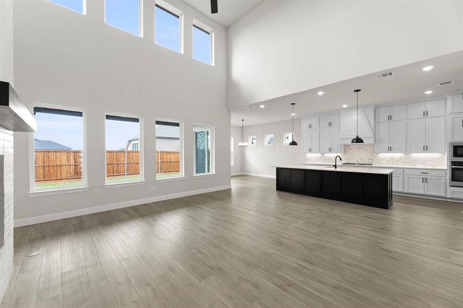 07. 6801 Marerro - Family