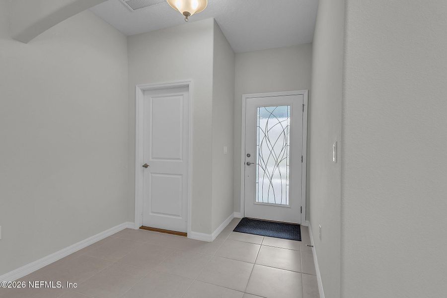 Spacious, unfurnished interior of a new home in , Palm Coast (Image 20).
