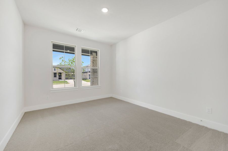 Spacious, unfurnished interior of a new home in The Meadows, Denton (Image 25).
