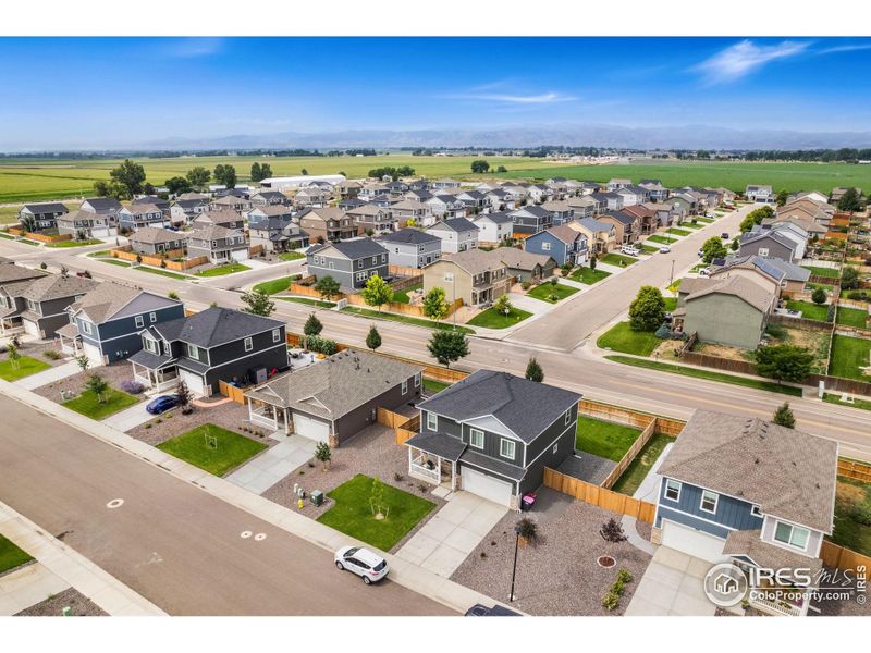 Walk to schools, parks and brewery! Walk to schools, parks and brewery!