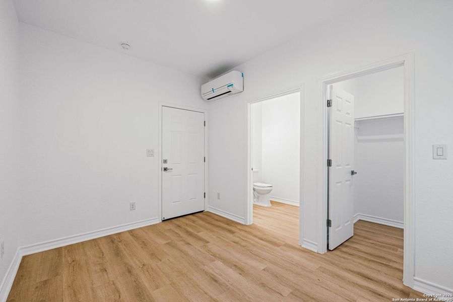 Spacious, unfurnished interior of a new home in , San Antonio (Image 38).