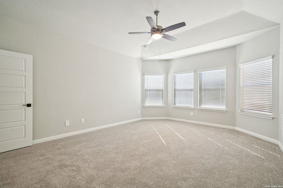 Spacious, unfurnished interior of a new home in Estancia Ranch - Classic Series, San Antonio (Image 25).
