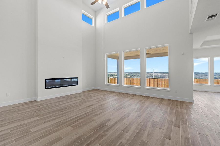 Spacious, unfurnished interior of a new home in Lariat, Liberty Hill (Image 19).