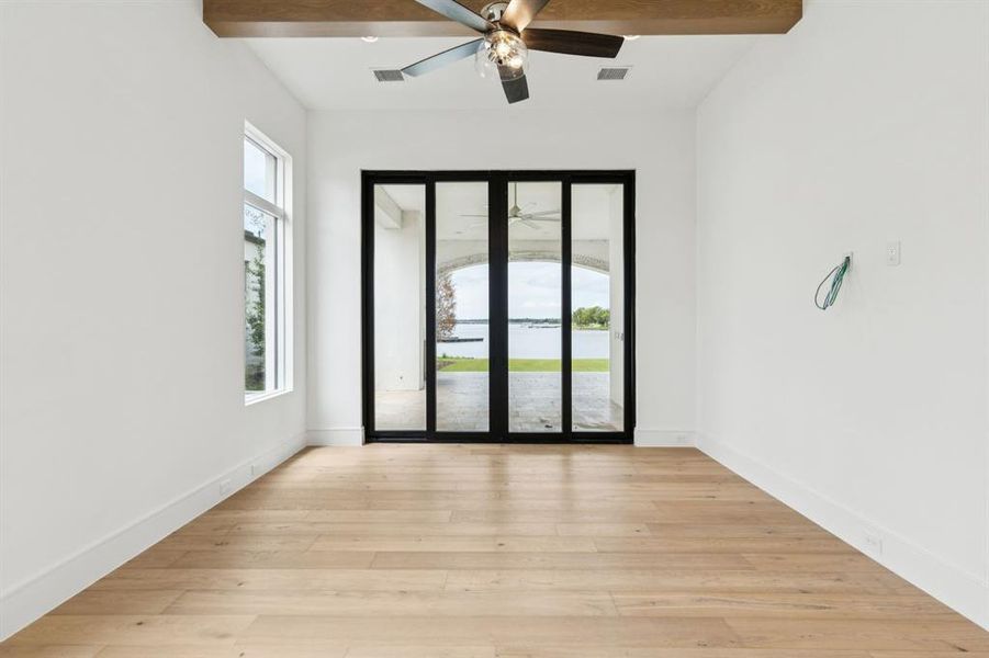 Spacious, unfurnished interior of a new home in , Malakoff (Image 21). Spacious, unfurnished interior of a new home in , Malakoff (Image 21).