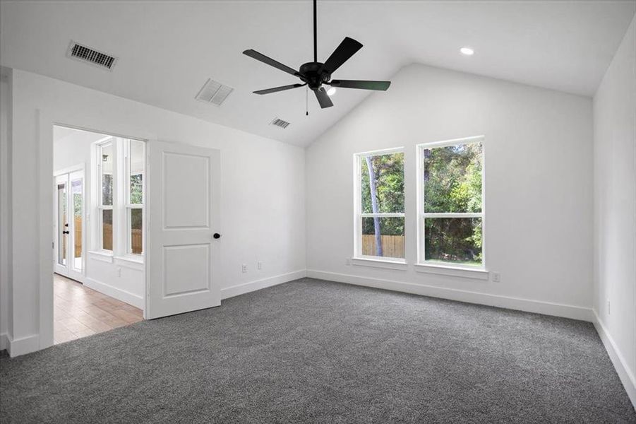 Spacious, unfurnished interior of a new home in , Lindale (Image 26).