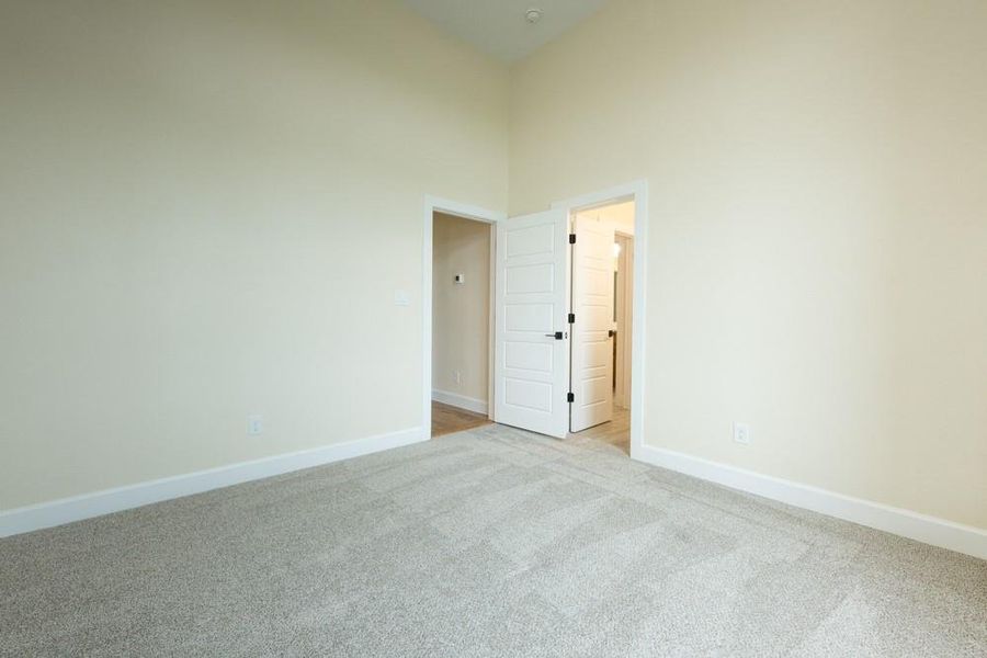 Spacious, unfurnished interior of a new home in , Blue Ridge (Image 32).