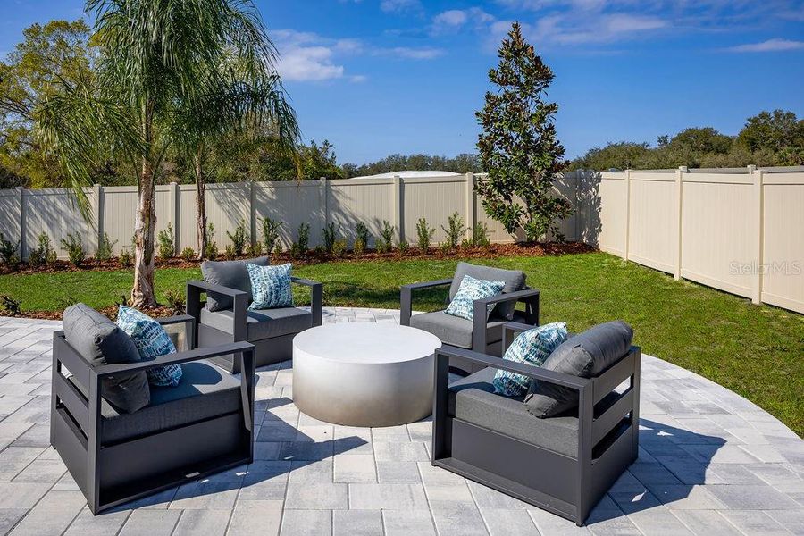 Exterior details and patio area of a home in Wolf Lake Ranch, Apopka (Image 22).