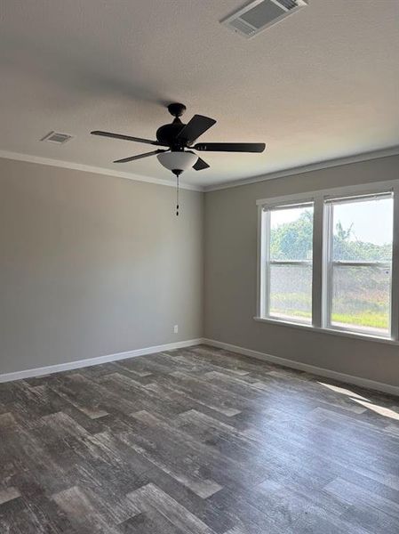 Spacious, unfurnished interior of a new home in , Pelican Bay (Image 15).