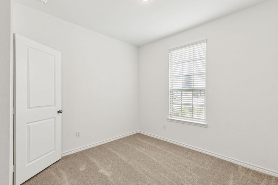 Spacious, unfurnished interior of a new home in River Ranch, Dayton (Image 26).