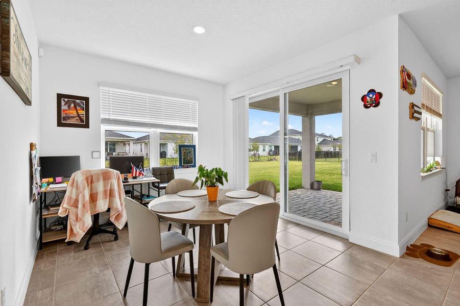 19-dining-with-patio-access 19-dining-with-patio-access